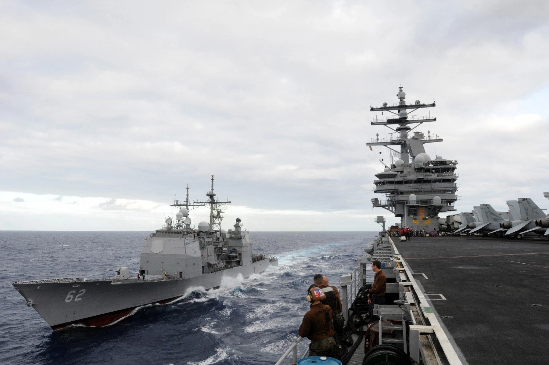 Κλίμα σύγκρουσης στην Α.Μεσόγειο: «Μόνιμη η παρουσία αμερικανικών πολεμικών πλοίων» – «Δεν θα περάσουν οι λεονταρισμοί της Τουρκίας»